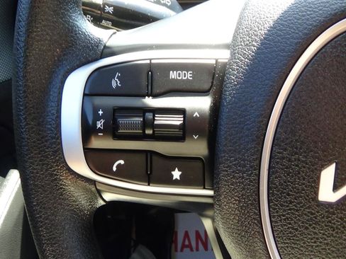 Used 2025 Kia Sportage LX AWD/4WD image 20