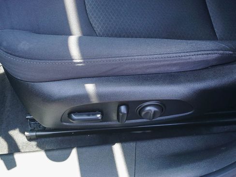 Used 2017 Chevrolet Malibu LT w/ Driver Confidence Package FWD image 19