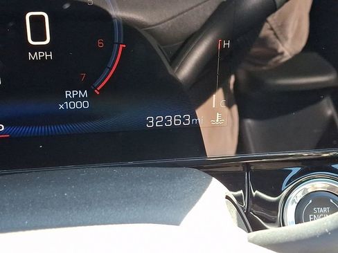 Certified 2024 Chevrolet Trax RS w/ Sunroof Package image 21