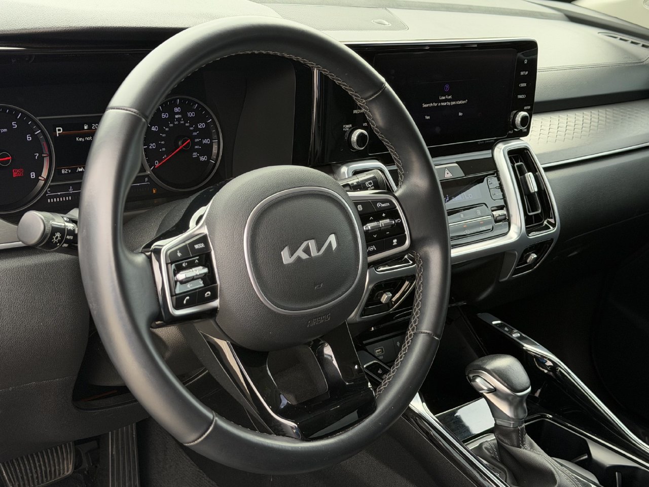 Used 2022 Kia Sorento SX AWD/4WD image 11