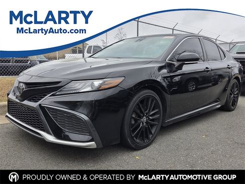 Used 2021 Toyota Camry XSE image 1