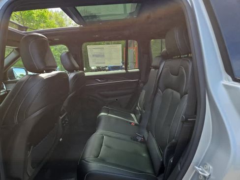New 2026 Jeep Grand Cherokee Limited AWD/4WD image 23
