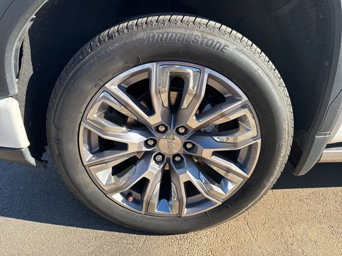 Used 2022 GMC Sierra 1500 Denali w/ Denali Reserve Package image 5