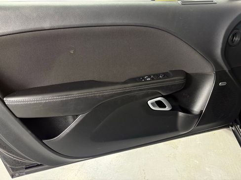 Used 2023 Dodge Challenger SXT RWD image 15