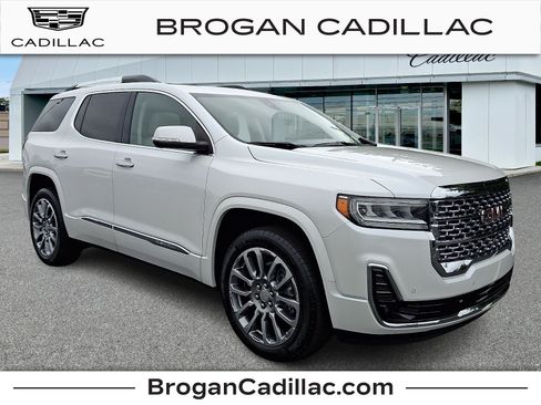 Used 2022 GMC Acadia Denali w/ Denali Ultimate Package FWD image 1