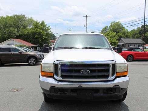 Used 2001 Ford F250 Lariat RWD image 2