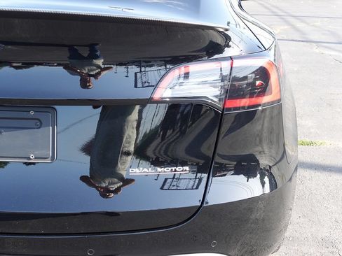 Used 2022 Tesla Model Y Performance AWD/4WD image 10