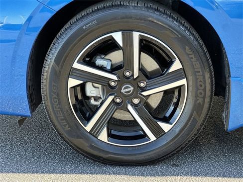 Certified 2025 Nissan Sentra SV image 30