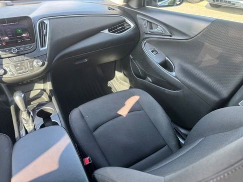 Used 2020 Chevrolet Malibu RS FWD image 25