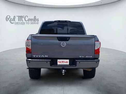 Used 2019 Nissan Titan SV w/ SV Convenience Package AWD/4WD image 4