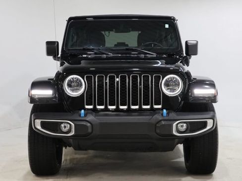 Used 2023 Jeep Wrangler Unlimited Sahara w/ Cold Weather Group AWD/4WD image 2