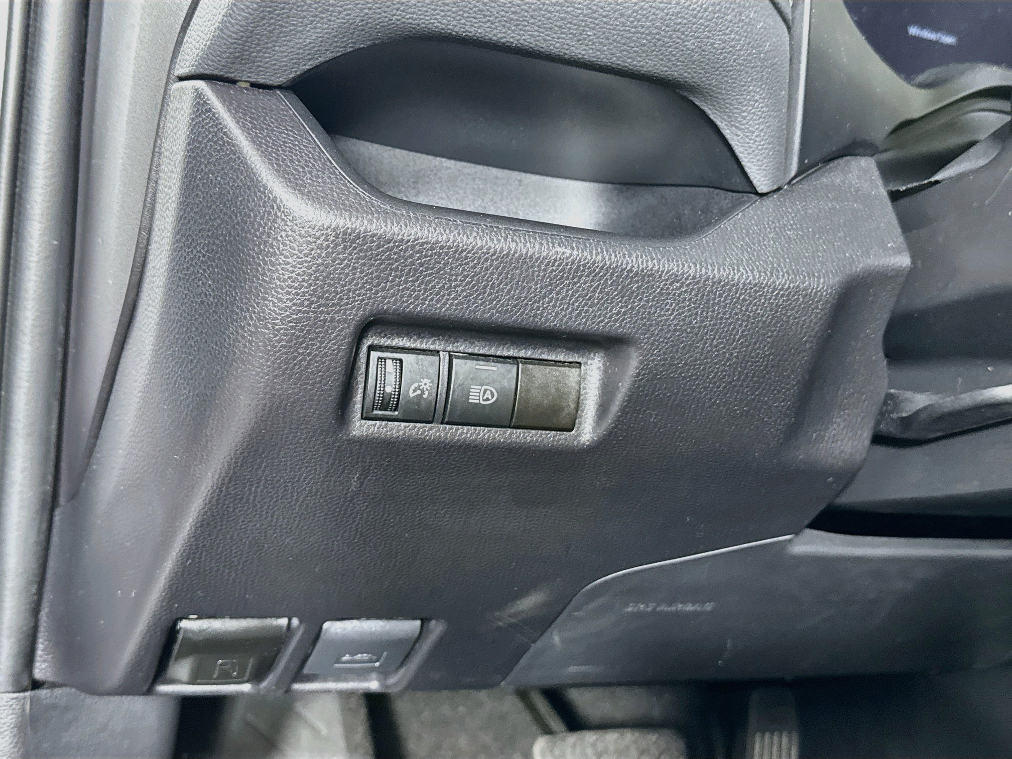 Certified 2025 Toyota RAV4 LE AWD/4WD image 11
