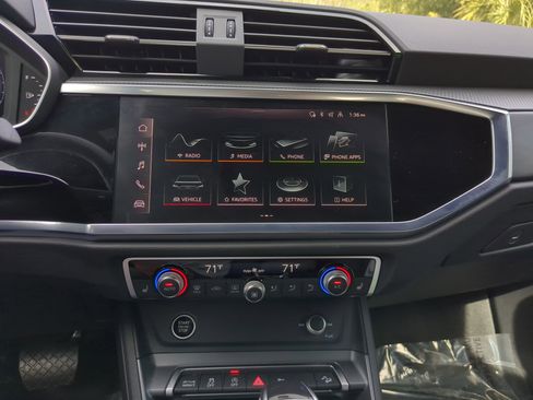 Certified 2025 Audi Q3 2.0T Premium w/ Convenience Package image 25