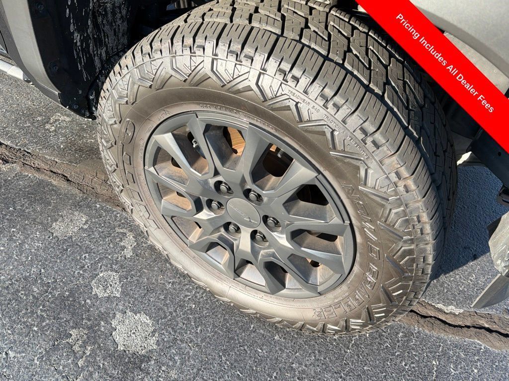 Used 2026 Toyota 4Runner SR5 AWD/4WD image 2