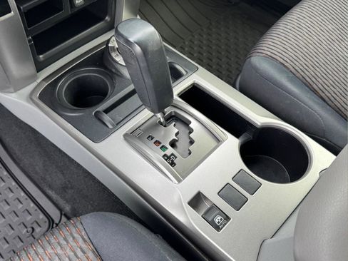 Used 2013 Toyota 4Runner SR5 w/ Convenience Pkg image 21