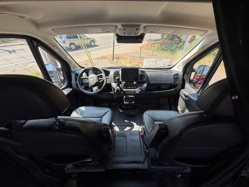 Used 2023 RAM ProMaster 2500 w/ Safety Group FWD image 6