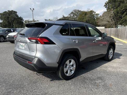 Used 2020 Toyota RAV4 XLE image 5