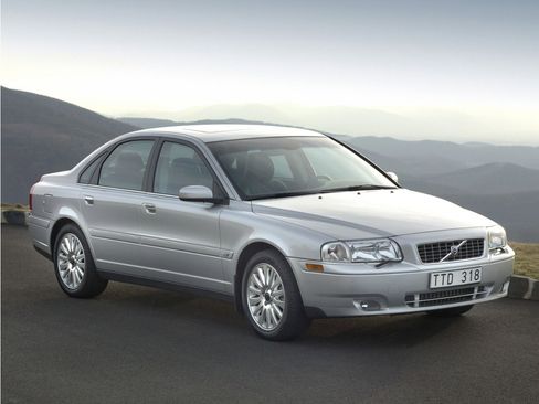 Used 2004 Volvo S80 2.5T AWD/4WD image 1