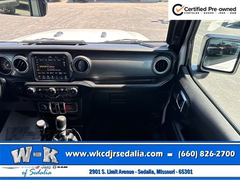 Used 2023 Jeep Gladiator Overland AWD/4WD image 32