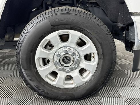 Used 2024 Ford F350 XLT image 28
