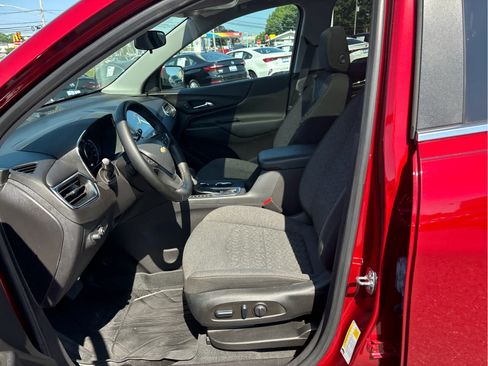 Certified 2024 Chevrolet Equinox LT FWD image 9