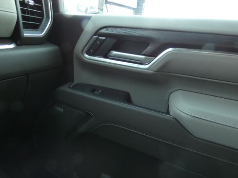 New 2026 GMC Sierra 3500 SLT w/ SLT Premium Package image 24