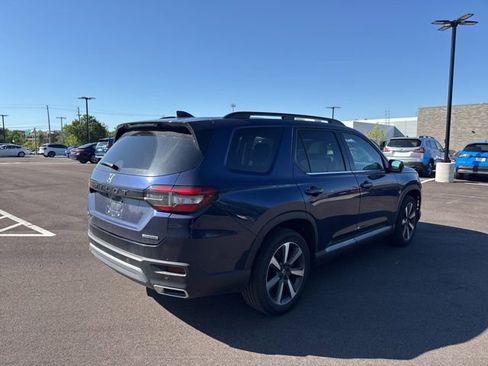 Certified 2023 Honda Pilot Touring image 5