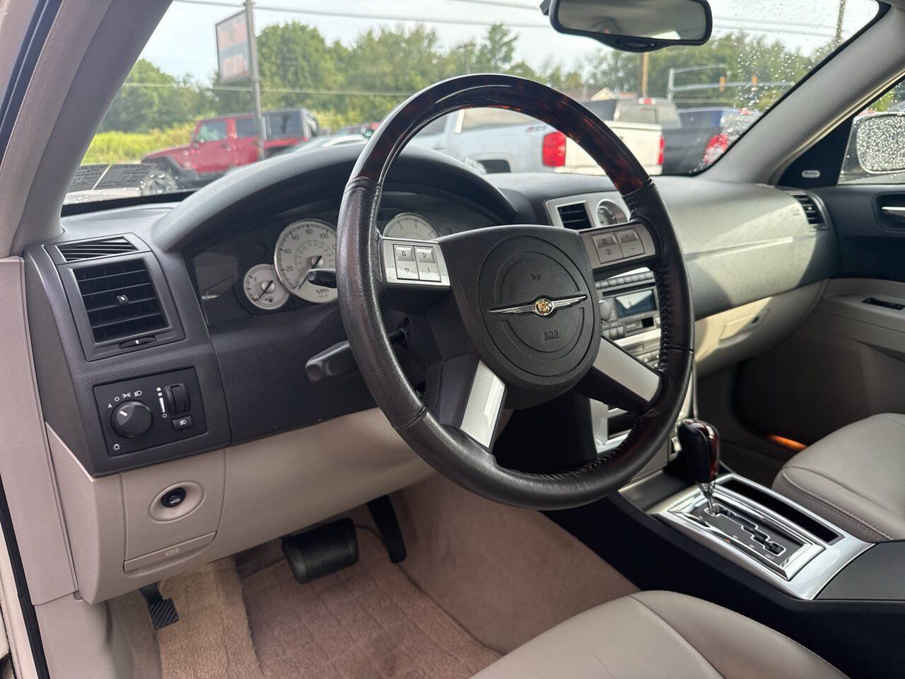 Used 2005 Chrysler 300 C w/ Sound Group II RWD image 27