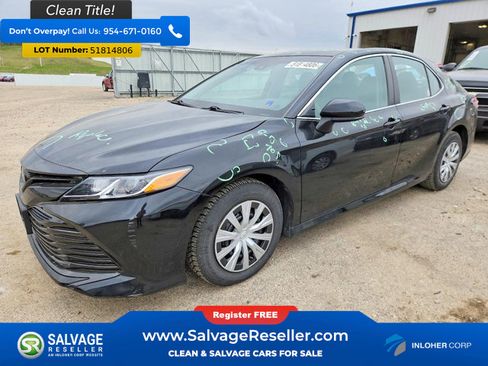 Used 2018 Toyota Camry FWD image 1