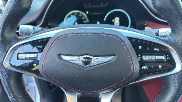 Used 2022 Genesis GV70 3.5T Sport w/ Sport Prestige Package AWD/4WD image 15