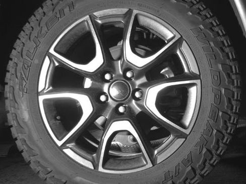 Used 2025 Jeep Compass Trailhawk AWD/4WD image 2