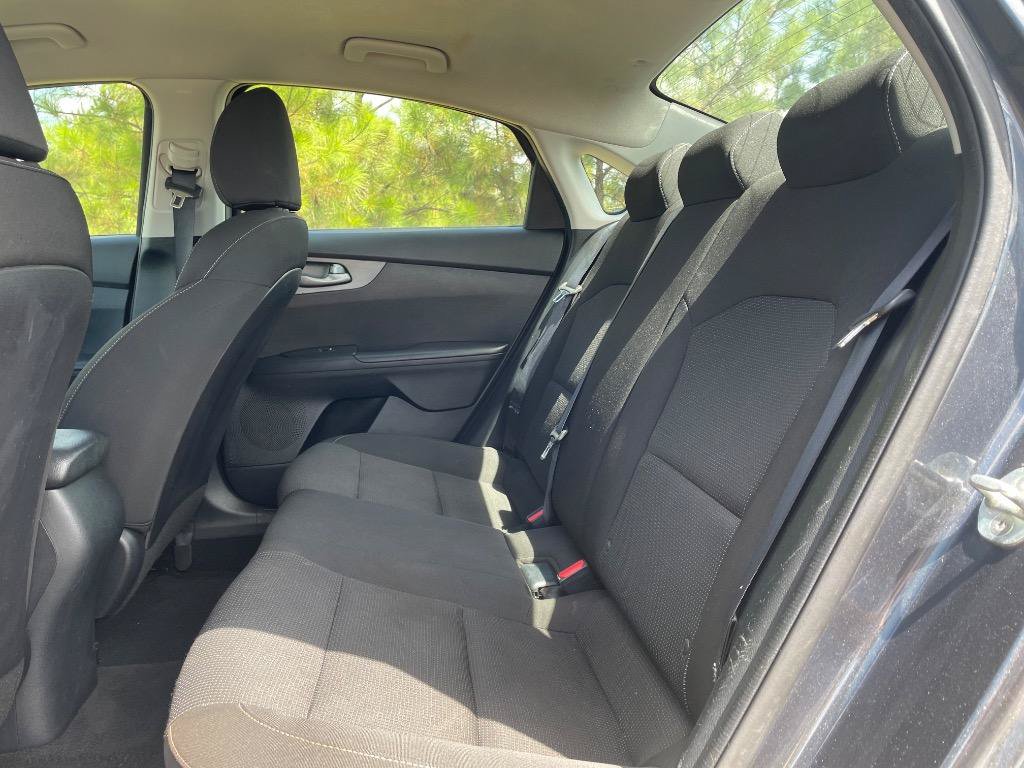 Used 2020 Kia Forte LXS FWD image 13