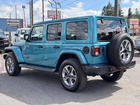 Used 2019 Jeep Wrangler Unlimited Sahara w/ Uconnect 4C Nav & Sound Group AWD/4WD image 5