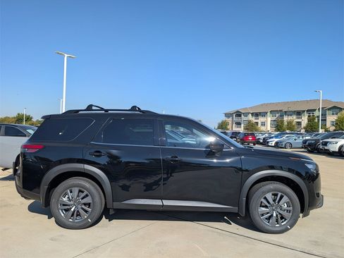 New 2025 Nissan Pathfinder SV w/ Black Appearance Package image 3