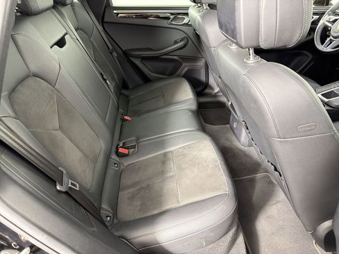 Certified 2021 Porsche Macan image 29