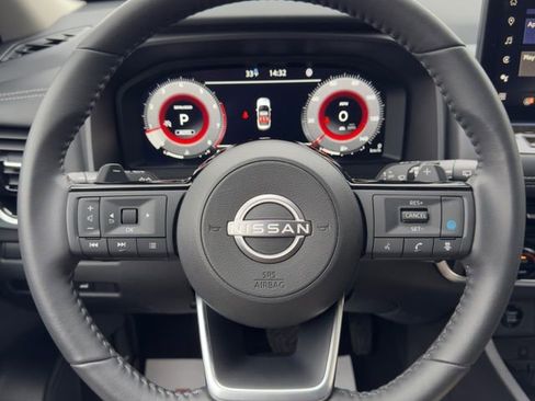 Used 2024 Nissan Rogue SL image 18