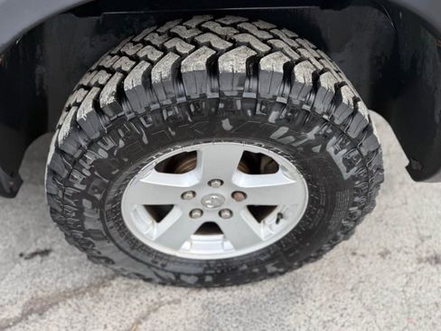 Used 2011 RAM 1500 Classic SLT w/ Remote Start & Security Group image 17