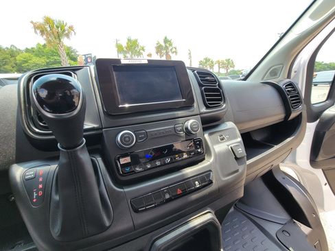 Used 2025 RAM ProMaster 2500 w/ Convenience Group FWD image 21