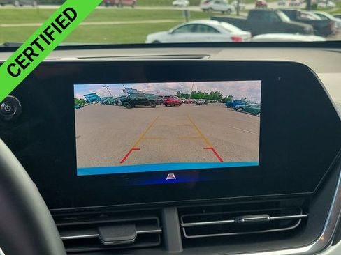 Certified 2025 Chevrolet Trax LT w/ Driver Confidence Package FWD image 16