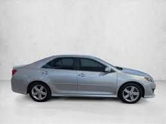 Used 2014 Toyota Camry SE FWD video 1