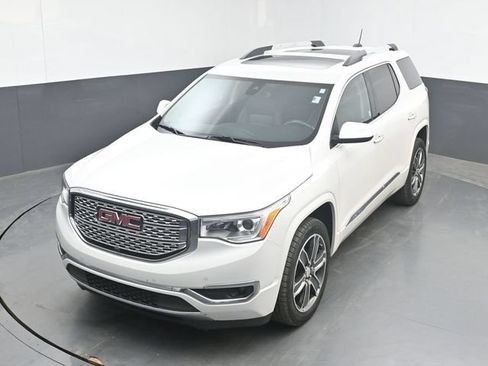 Used 2017 GMC Acadia Denali w/ Technology Package FWD image 35