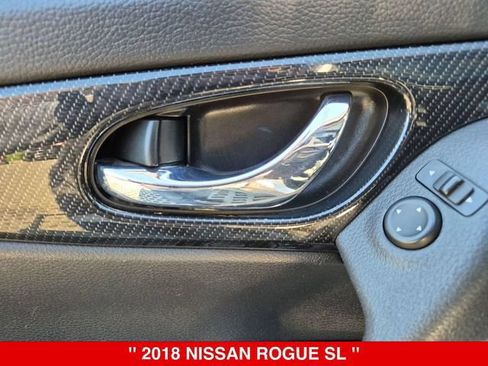 Used 2018 Nissan Rogue SL w/ Premium Package AWD/4WD image 12