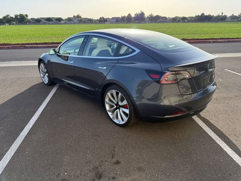 Used 2018 Tesla Model 3 Long Range AWD/4WD image 4