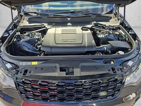 Used 2025 Land Rover Discovery Dynamic SE AWD/4WD image 30