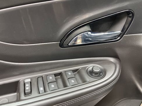 Used 2019 Buick Encore Sport Touring FWD image 27