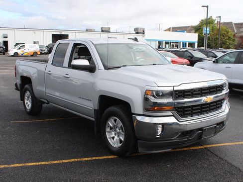 Used 2017 Chevrolet Silverado 1500 LT w/ All Star Edition AWD/4WD image 3