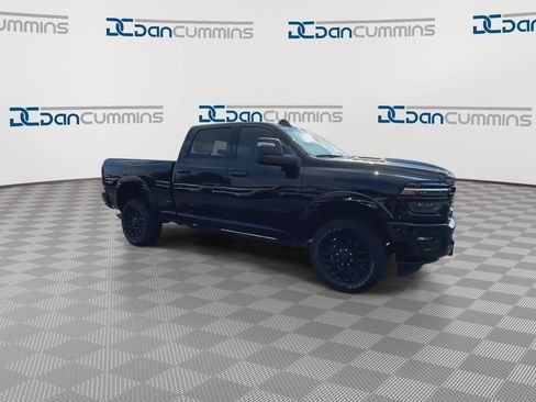 Used 2025 RAM 2500 Limited AWD/4WD image 2
