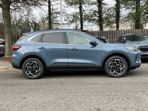 New 2026 Ford Escape Platinum w/ Premium Technology Package image 3