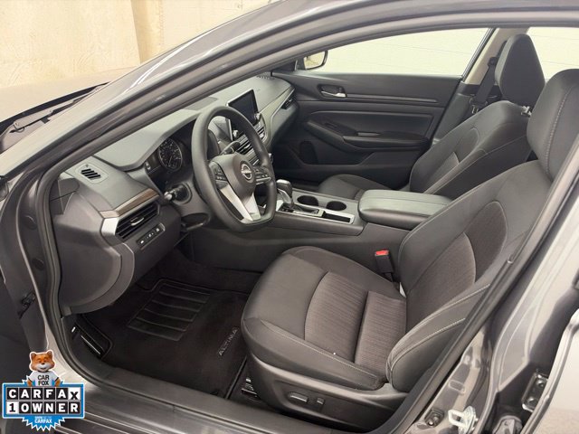Used 2025 Nissan Altima 2.5 SV FWD image 16