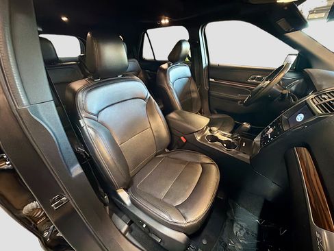 Used 2019 Ford Explorer Limited w/ Class III Trailer Tow Package image 35